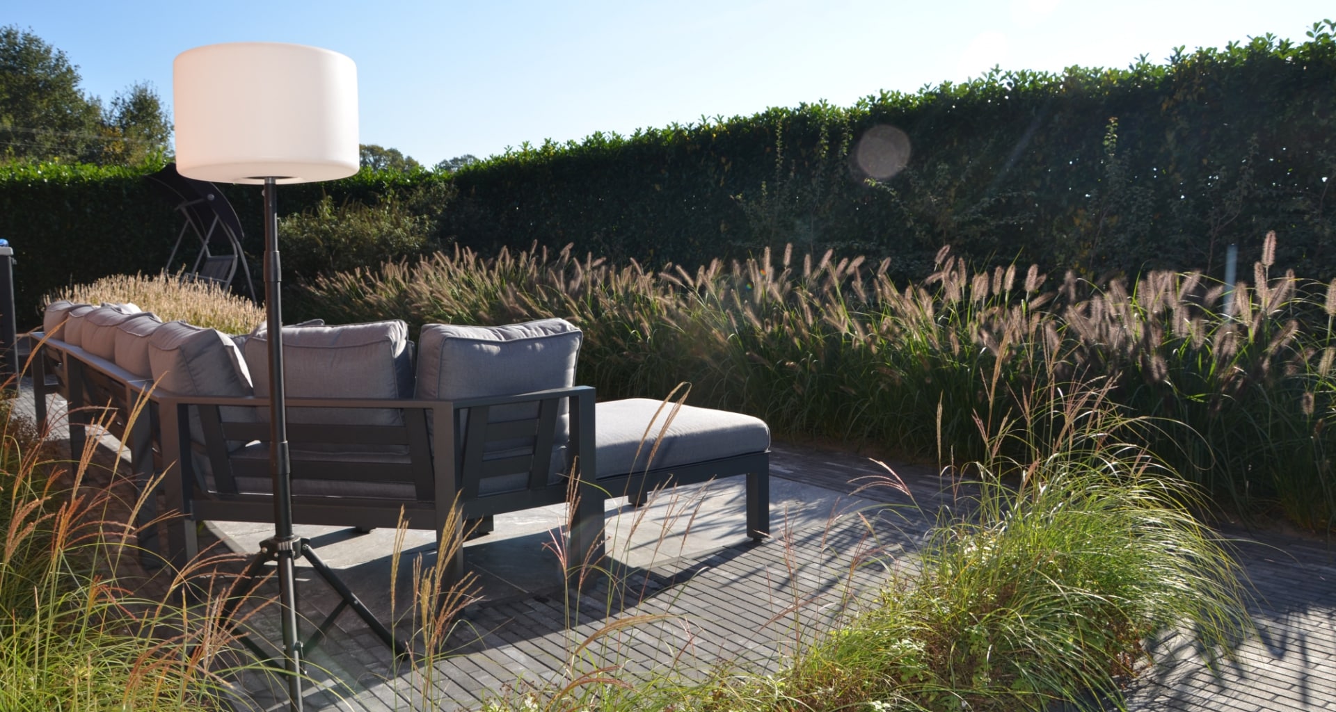 grote, moderne, landelijke tuin in Laar (D) 6