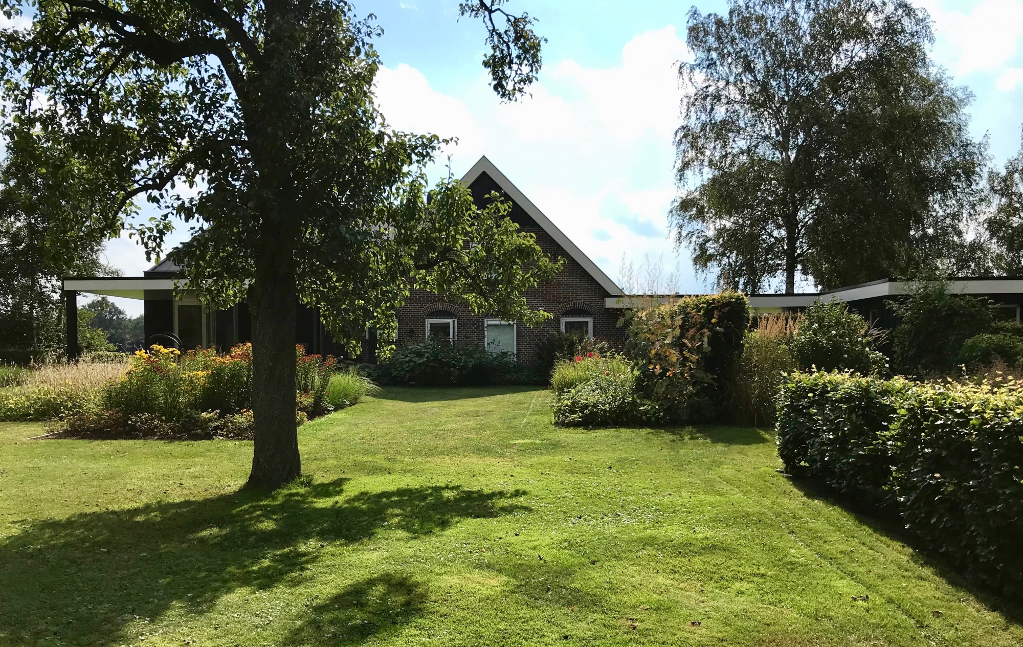kleurrijke landschapstuin 15