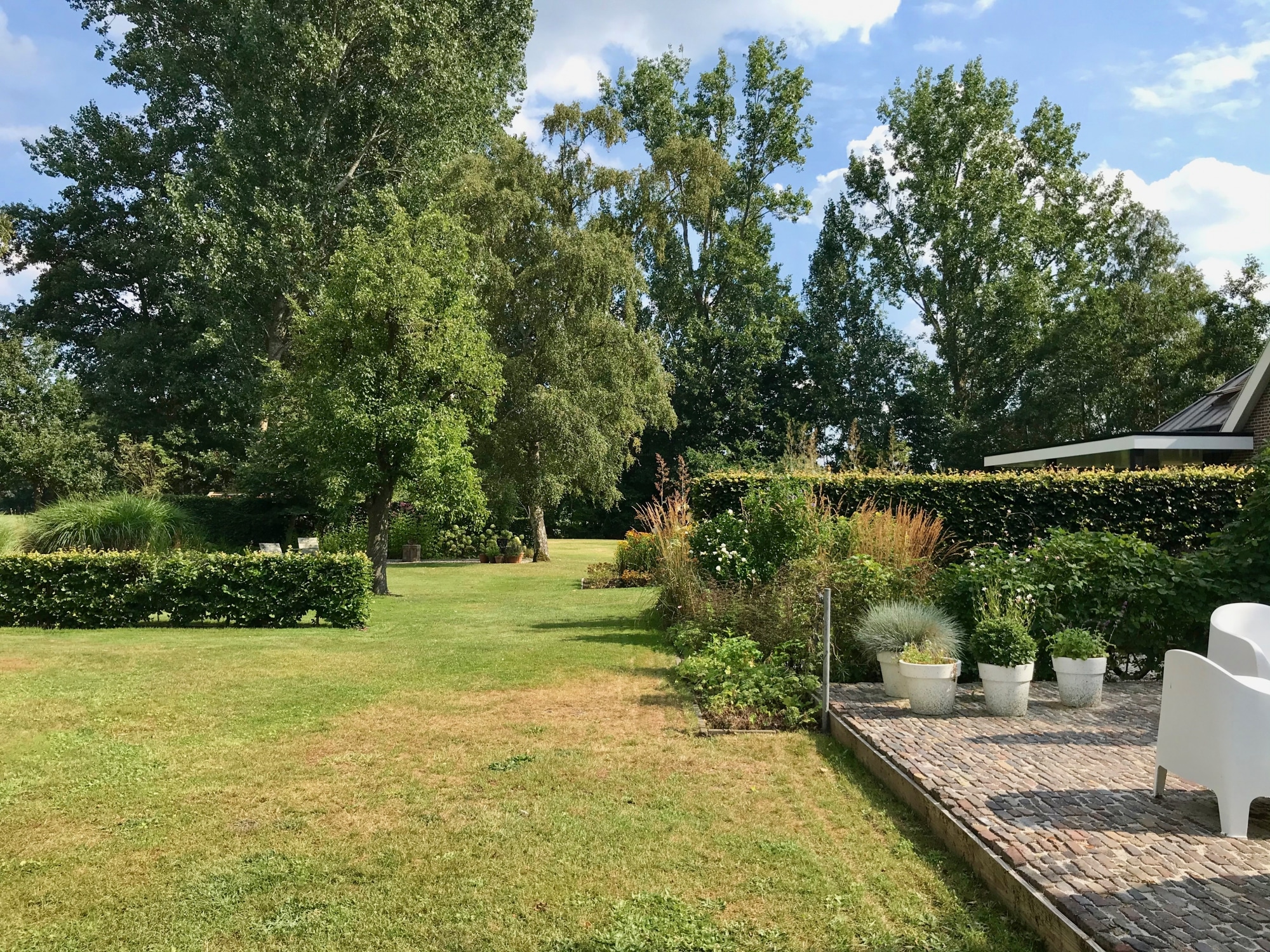 kleurrijke landschapstuin 16