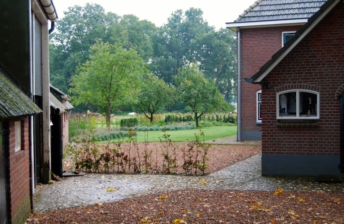 prachtige-landelijke-tuin-in-de-Achterhoek-1_691x451_acf_cropped
